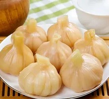 Sweet Pickled Garlic