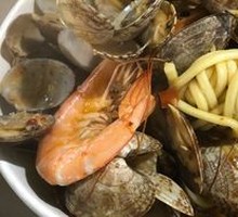 Stewed Shrimp and Clam Noodles