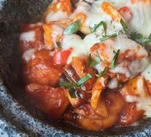 Spicy Chicken with Rice Cake and Cheese
