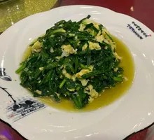 Stir-fried eggs with chives