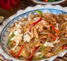 Pickled Vegetable and Taro Noodles with Pork Strips