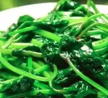 Stir-Fried Chrysanthemum Greens