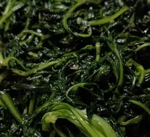 Stir-Fried Chrysanthemum Greens
