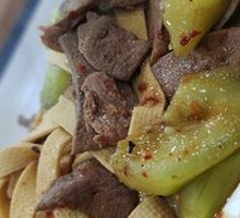 Shrimp and Pig Liver Stir-fried with Tofu Skin and Sponge Gourd