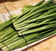 Stir-fried eggs with chives