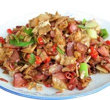 Preserved Pork with Tofu Noodles
