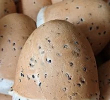 Black Sesame Roasted Barley Steamed Bun