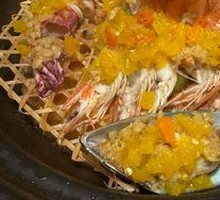 Yellow Pepper Sauce Baked Seafood