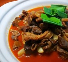 Braised Beef, Lamb, and Pork in Clay Pot