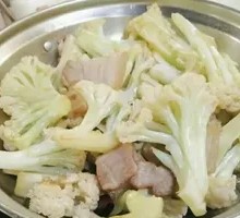 Spicy Cauliflower in Hot Pot