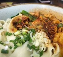 Oil-Poured Hand-Torn Noodles
