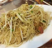 Fried Rice Noodles with Egg