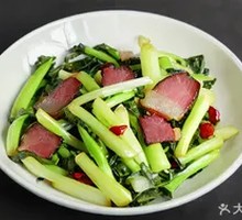 Preserved pork stir-fried with mustard greens