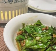 Thin-skinned Pepper Stir-fried with Pork
