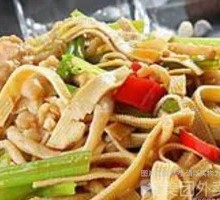 Celery and Tofu Skin Shredded Pork Rice Bowl