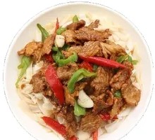 Stir-Fried Beef with Green Pepper Over Noodles