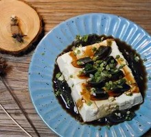 凉拌皮蛋豆腐