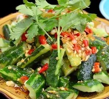 Northeastern Knife-Pounded Cucumber