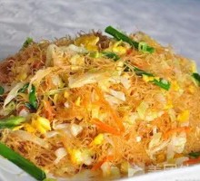 Fried Rice Noodles with Egg