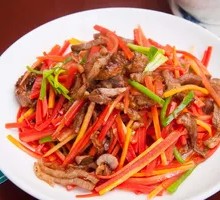 Carrot and Pork Stir-Fry Rice in Clay Pot