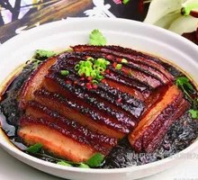Braised Pork with Preserved Vegetable in Clay Pot Rice
