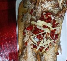 Garlic-Flavored Big White Catfish