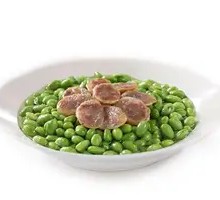 Sausage Steamed with Corn and Peas