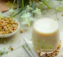 Freshly Ground Nutritious Soy Milk