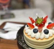Colorful Strawberry Milk Souffle