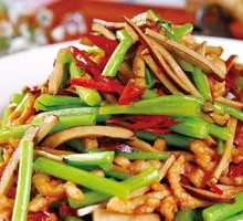 Fried Tofu and Pork Noodles