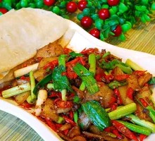 Green Pepper Spicy Pork Noodles
