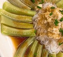 Steamed Loofah with Garlic and Rice Noodles