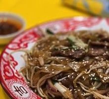Stir-Fried Beef Rice Noodles