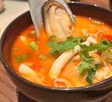 Seafood Tom Yum Soup (Serves 2-3)