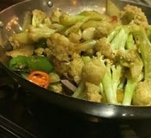 Spicy Stir-Fried Organic Cauliflower