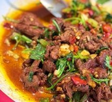 Fragrant Smoke Stir-Fried Beef with Green Pepper