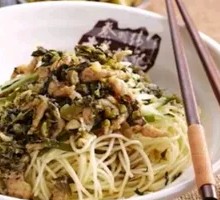 Snow Cabbage and Pork Noodles