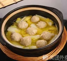 Braised Pork Balls with Chinese Cabbage