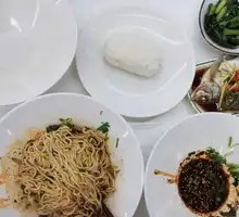 Sichuan-style Fried Sauce Noodles