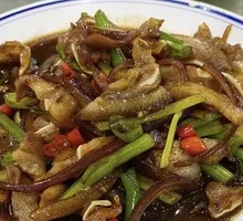 Green Pepper Stir-fried Pig Ear