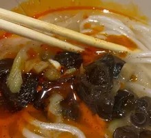 Pickled Vegetable and Pork Noodles