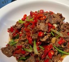 Stir-Fried Beef with Green Peppers