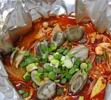 Spicy and Sour Clams with Vermicelli