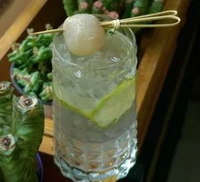 White Lychee Lemon Tea