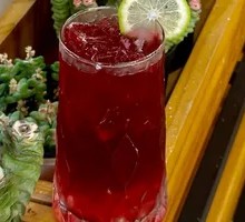 Super Sparkling Pomegranate Iced Tea