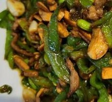 Green Pepper and Tofu Skin Shredded Pork