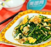 Stir-fried eggs with chives