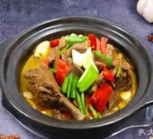 Hunkou Duck in Clay Pot