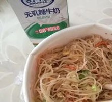 Stir-Fried细 Noodles