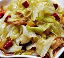 Cabbage Stir-fried with Spicy Pork